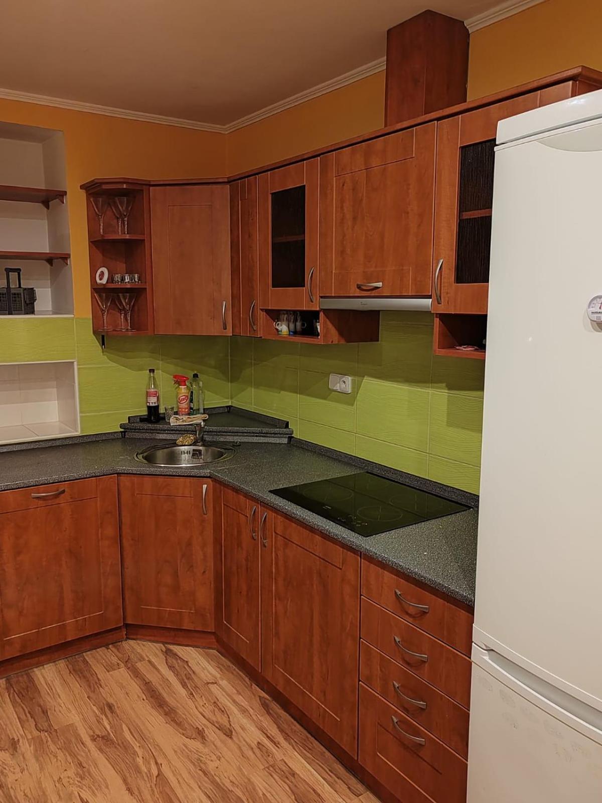Apartman U Petru 1 야히모프 외부 사진